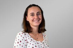 Portraitfoto_Laura_quer